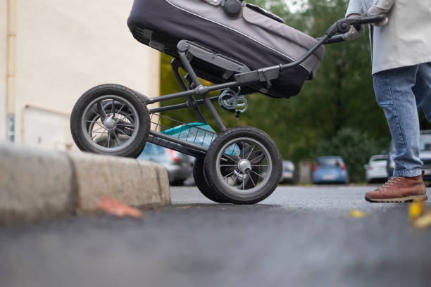 pet stroller wheel size affecting handling and rolling performance